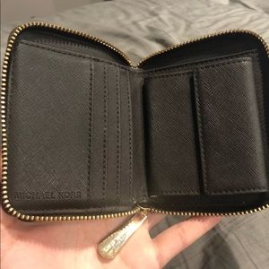 Michael Kors wallet 😍